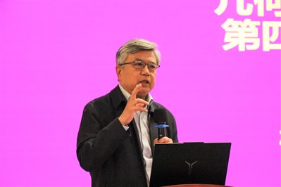 F:/GME年会新闻稿及配图/2龚克讲话.jpg2龚克讲话